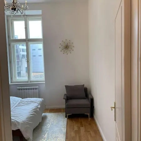 Апартаменты 2-bed In Praha *