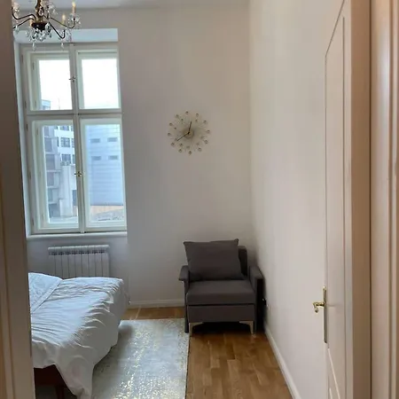 2-bed In Praha Апартаменты *